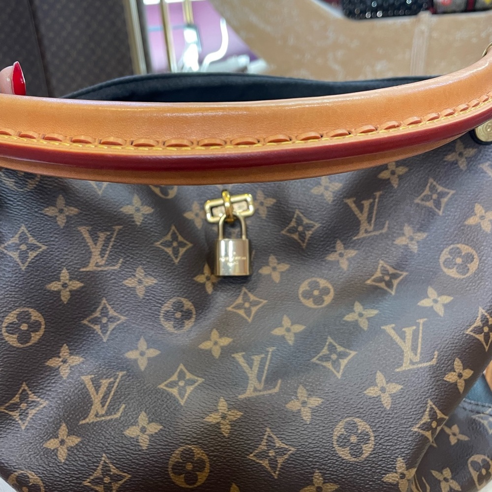Gaia Louis Vuitton